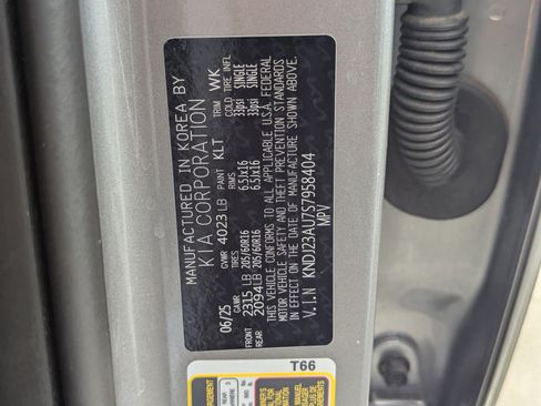 Certified 2025 Kia Soul S image 32