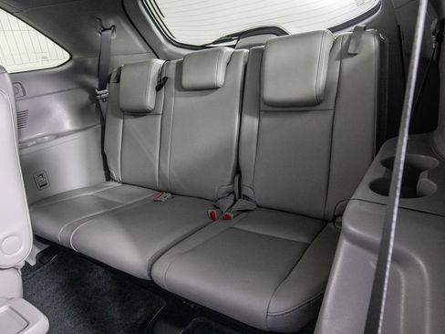 Used 2018 Toyota Highlander Limited Platinum FWD image 14