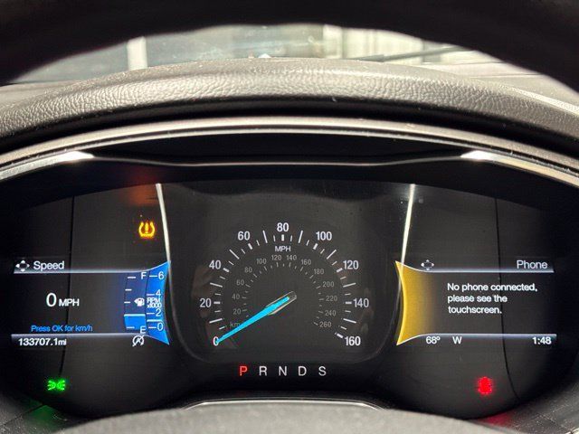 Used 2017 Ford Fusion SE w/ Fusion SE Technology Package FWD image 6