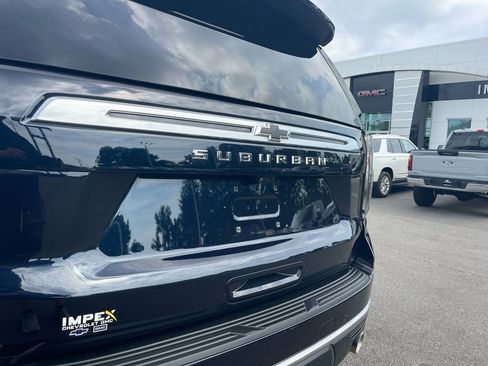 Used 2023 Chevrolet Suburban High Country w/ Premium Package 2 AWD/4WD image 34