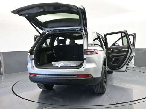 New 2026 Jeep Grand Cherokee Limited w/ Limited Altitude Package RWD image 69
