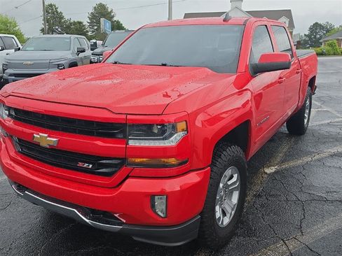 Used 2018 Chevrolet Silverado 1500 LT w/ All Star Edition AWD/4WD image 4