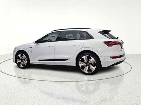 Used 2022 Audi e-tron Premium Plus AWD/4WD image 5