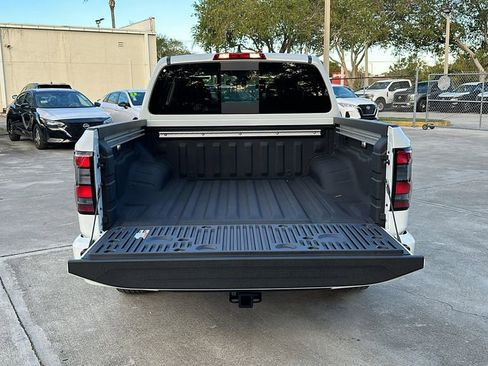 Used 2024 Nissan Frontier SV w/ SV Convenience Package image 29