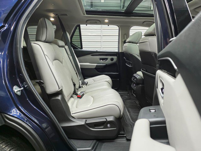 Used 2024 Honda Pilot Elite image 17