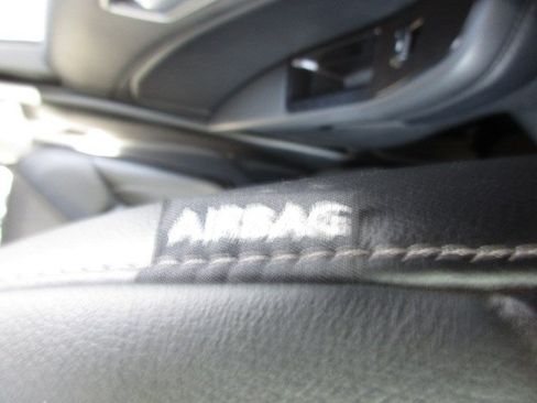 Used 2017 Ford Edge SEL w/ Equipment Group 201A AWD/4WD image 17