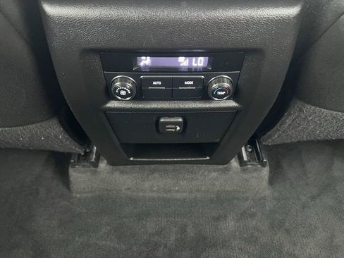 Used 2020 Chevrolet Traverse LT w/ Driver Confidence II Package AWD/4WD image 10