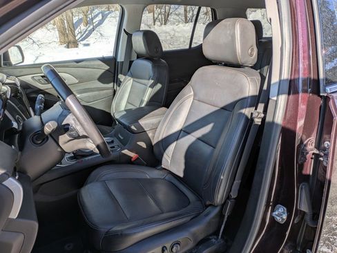 Used 2019 Chevrolet Traverse LT image 12