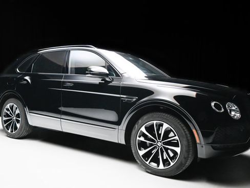 Used 2019 Bentley Bentayga image 35