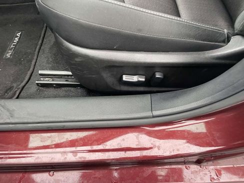 Used 2024 Nissan Altima 2.5 SV image 30