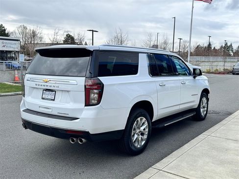 Used 2023 Chevrolet Suburban Premier image 5