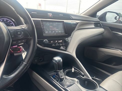 Used 2019 Toyota Camry SE image 15