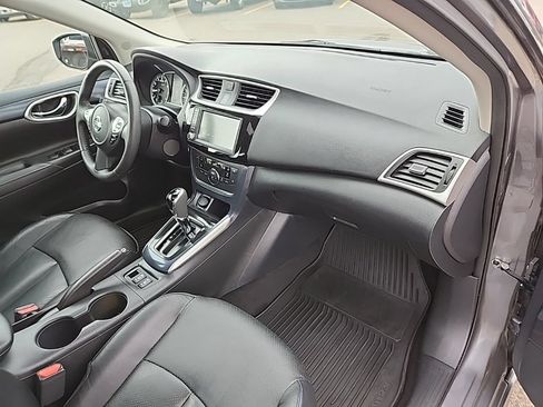 Used 2019 Nissan Sentra SR w/ Premium Package (SR) FWD image 44