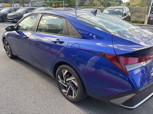 Used 2025 Hyundai Elantra Sport image 6