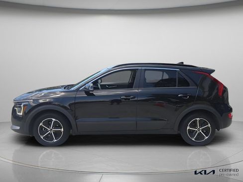 Certified 2024 Kia Niro EX FWD image 3
