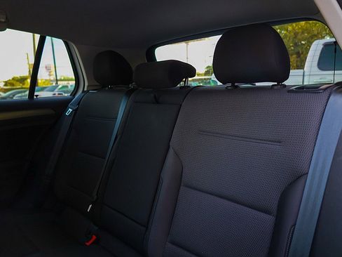 Used 2019 Volkswagen e-Golf SE w/ Driver Assistance Package image 20