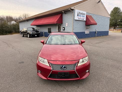 Used 2013 Lexus ES 300h image 2