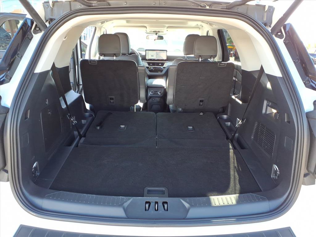 Used 2026 Ford Explorer Active w/ Active Comfort Package AWD/4WD image 7