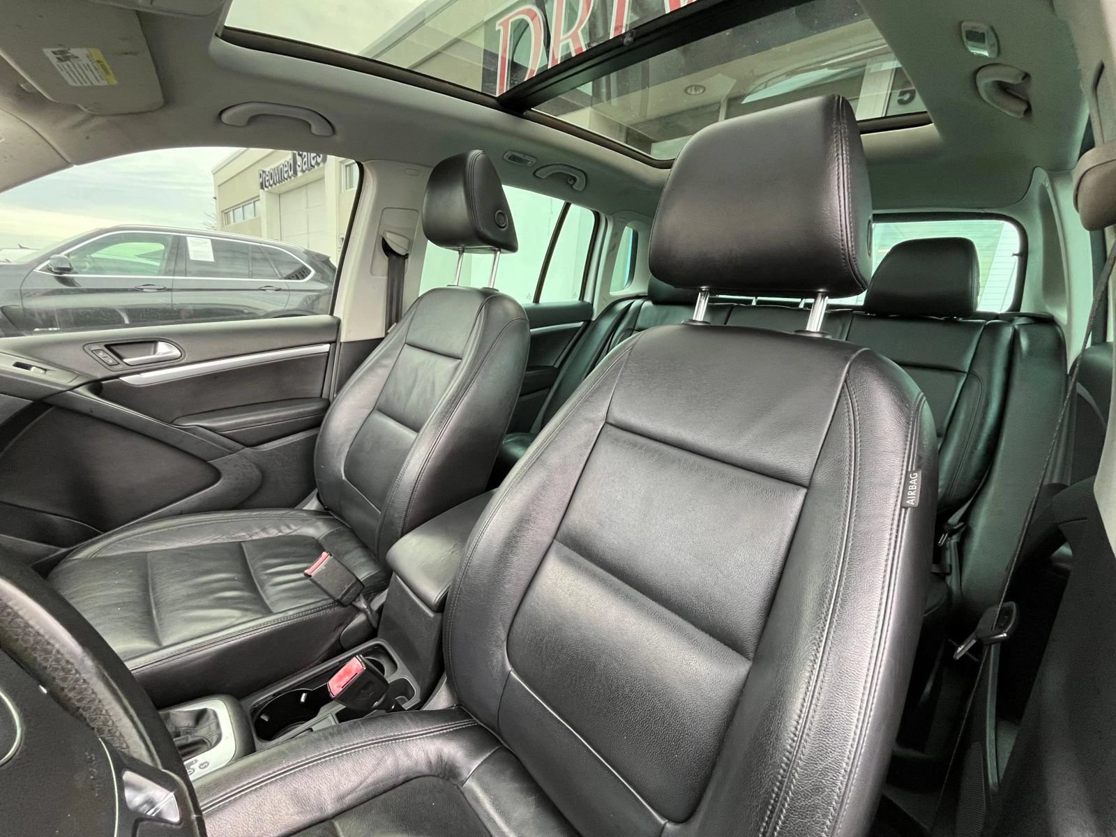 Used 2013 Volkswagen Tiguan SEL FWD image 24