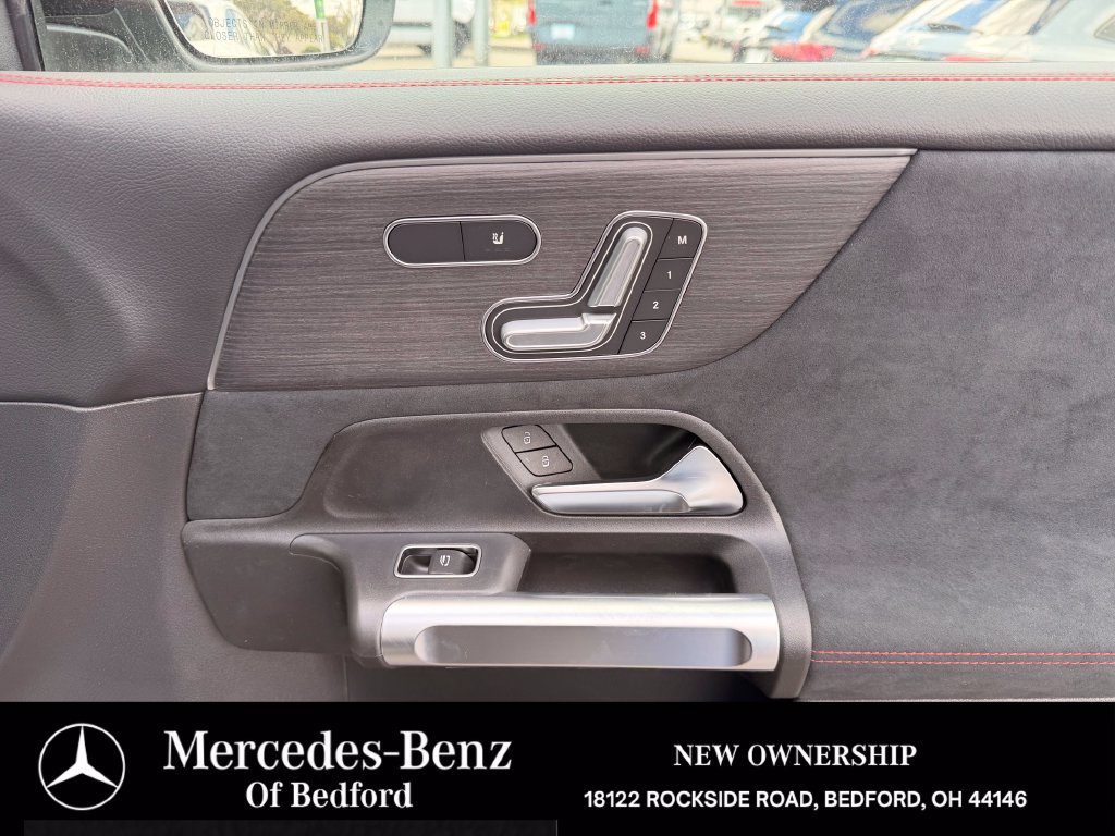 New 2026 Mercedes-Benz GLB 250 4MATIC image 30