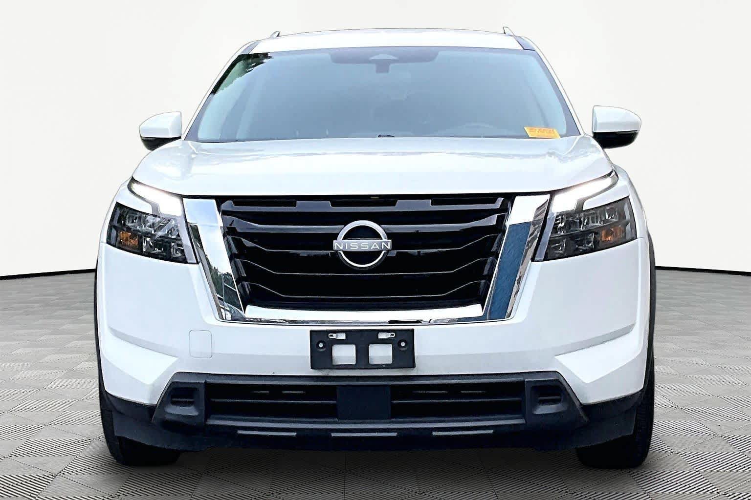 Used 2025 Nissan Pathfinder SV AWD/4WD image 4