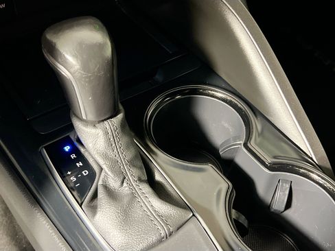 Used 2020 Toyota Camry SE image 19