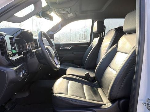 Used 2024 GMC Sierra 1500 SLT image 11