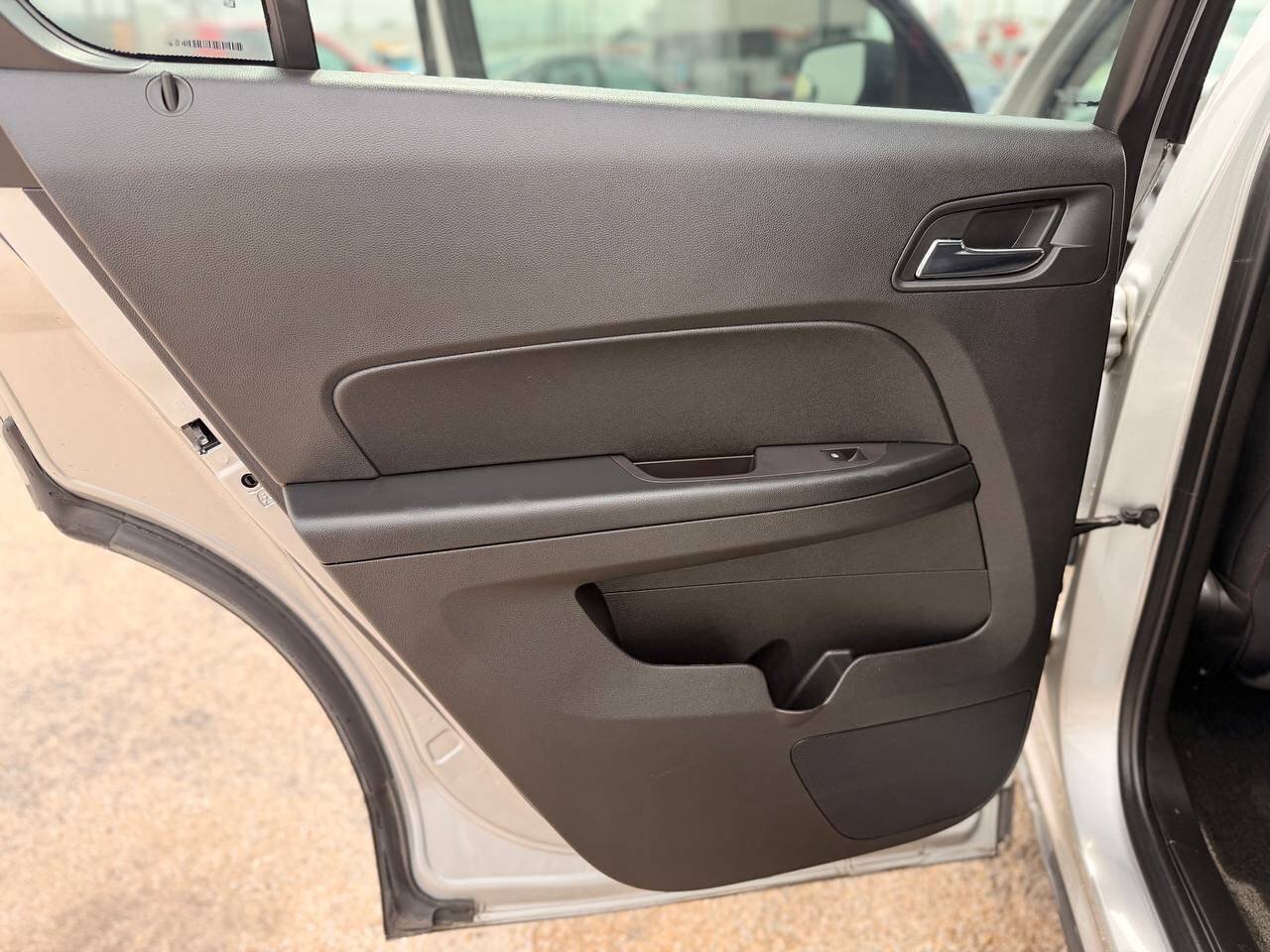 Used 2017 Chevrolet Equinox LS FWD image 21