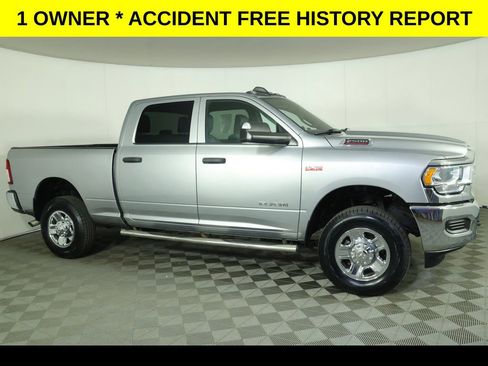 Used 2022 RAM 2500 Tradesman w/ Chrome Appearance Group AWD/4WD image 2