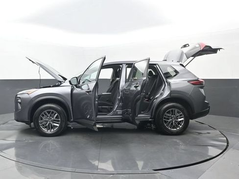 Used 2026 Nissan Rogue S FWD image 32