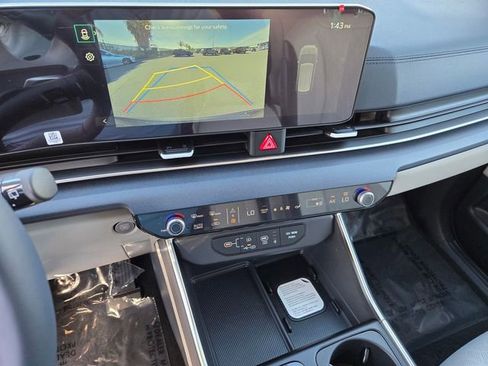 New 2026 Kia Carnival EX FWD image 12