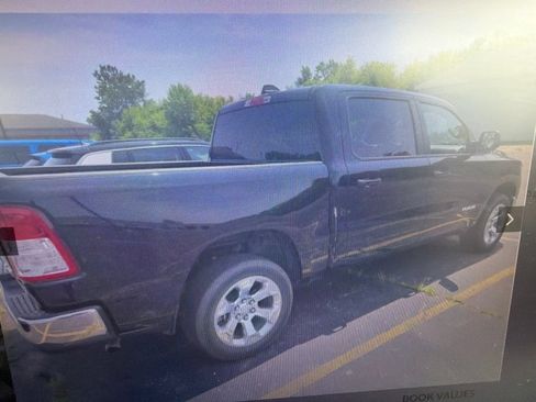 Used 2022 RAM 1500 Big Horn AWD/4WD image 2