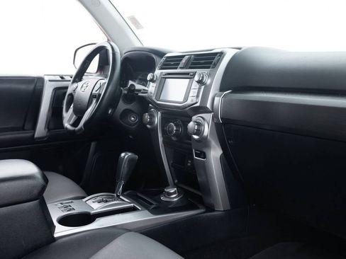 Used 2016 Toyota 4Runner SR5 Premium image 32