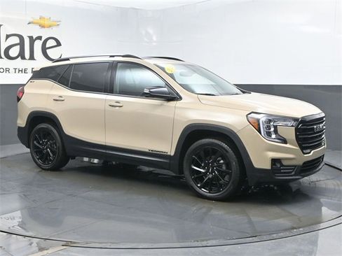 Used 2023 GMC Terrain SLT w/ Infotainment Package II image 6