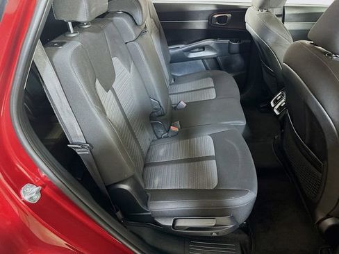 Used 2022 Kia Sorento LX image 12