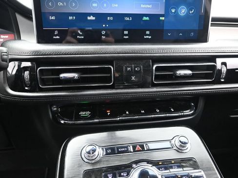 Used 2021 Lincoln Nautilus FWD image 15