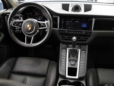 Used 2021 Porsche Macan image 28