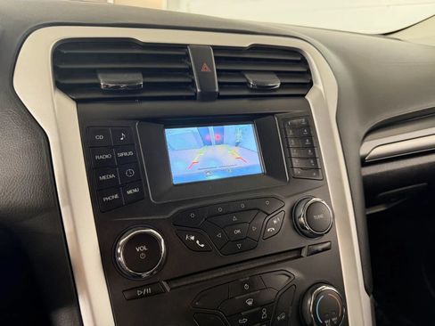 Used 2015 Ford Fusion SE FWD image 21