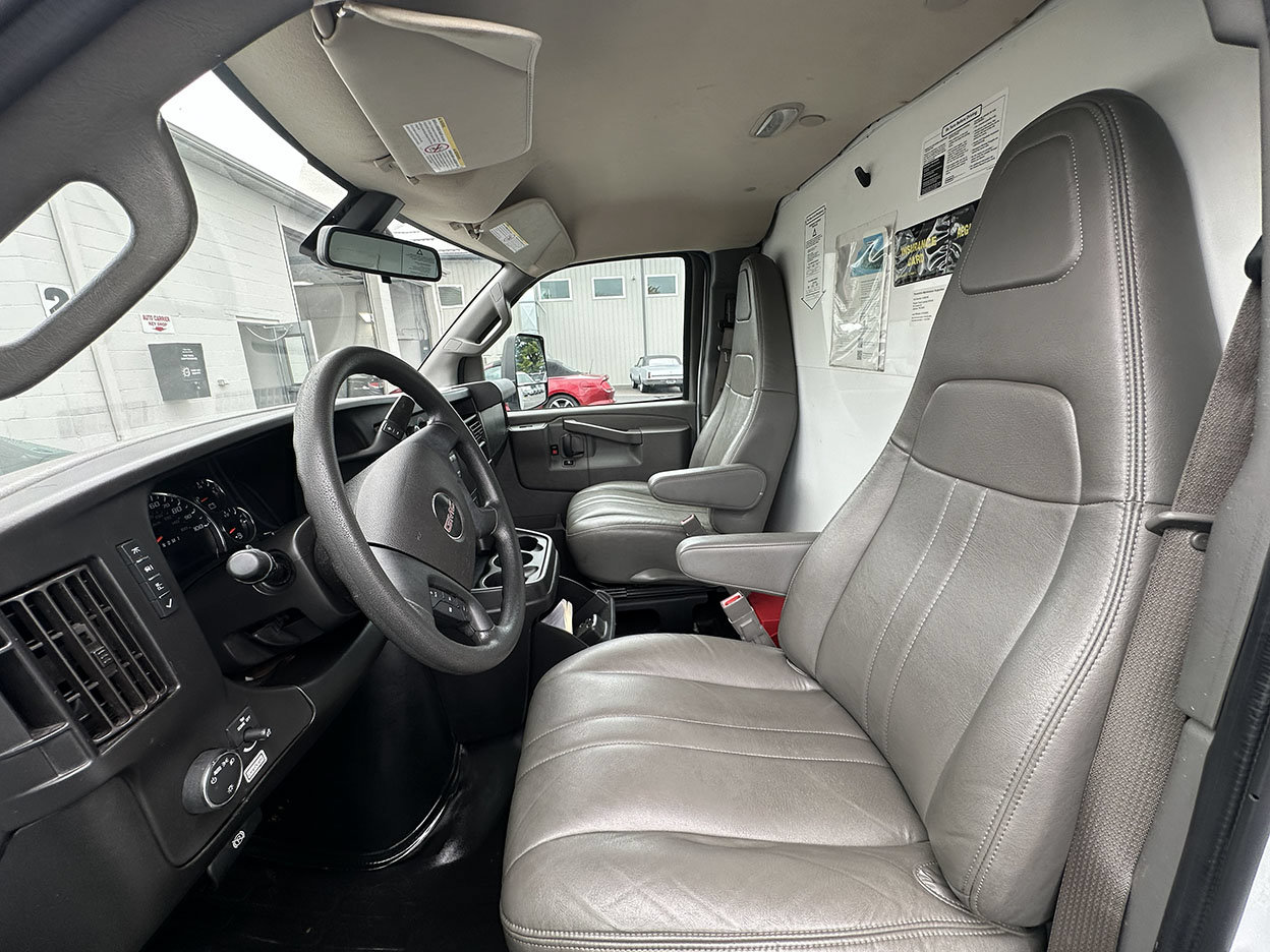 Used 2021 GMC Savana 3500 Extended w/ Power Convenience Package RWD image 26