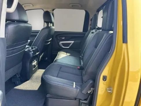 Used 2018 Nissan Titan PRO-4X AWD/4WD image 11