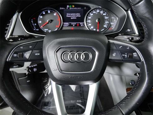 Used 2022 Audi Q5 2.0T Premium image 23