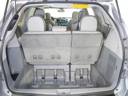 Used 2013 Toyota Sienna Limited w/ Premium Pkg FWD image 28