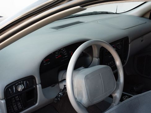 Used 1996 Chevrolet Impala SS image 16