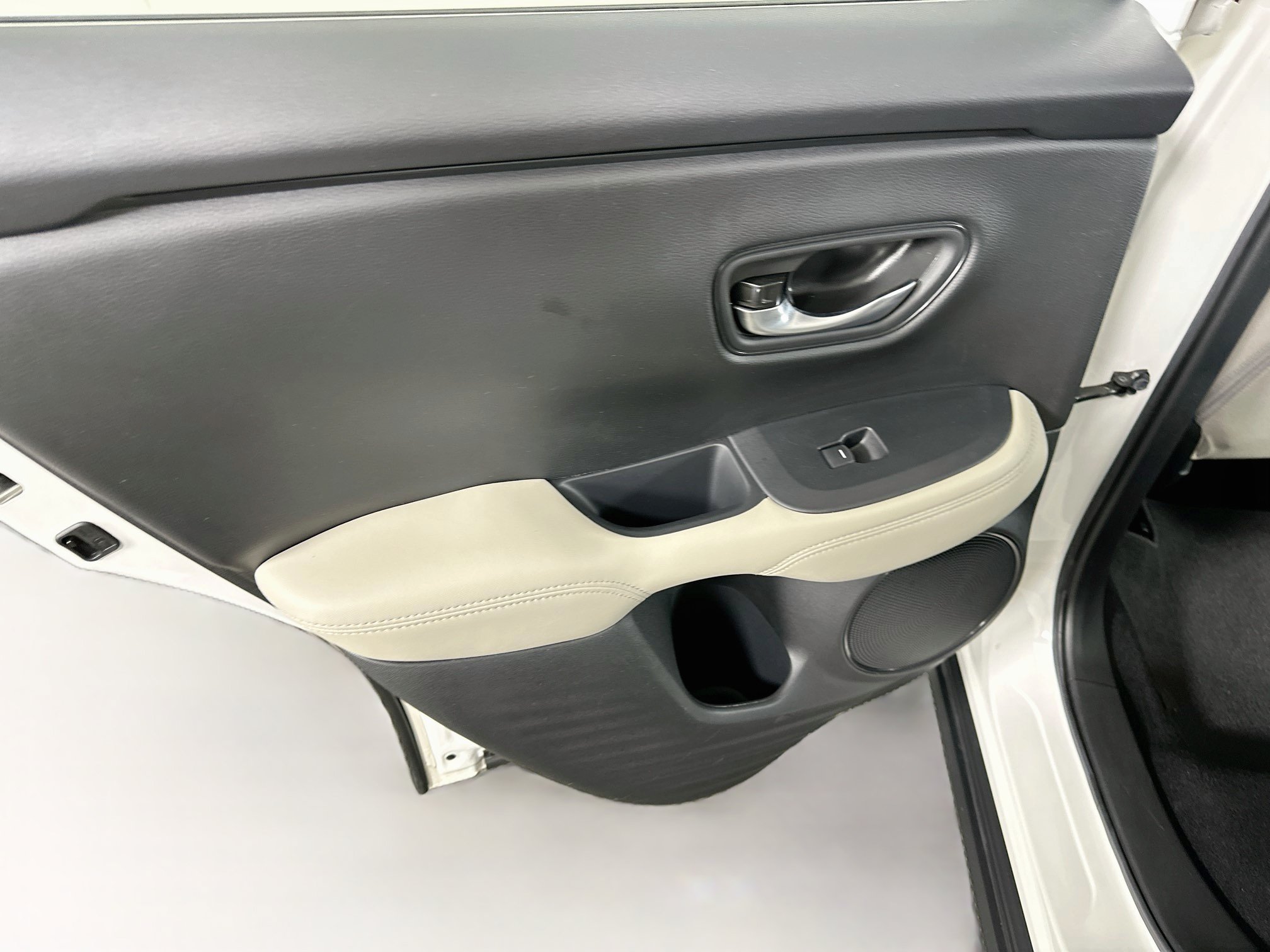 Used 2024 Honda HR-V LX image 25
