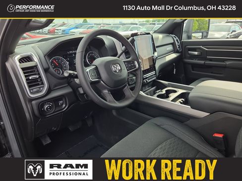 New 2026 RAM 2500 Big Horn AWD/4WD image 17