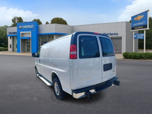Used 2024 GMC Savana 2500 w/ Driver Convenience Package RWD image 5