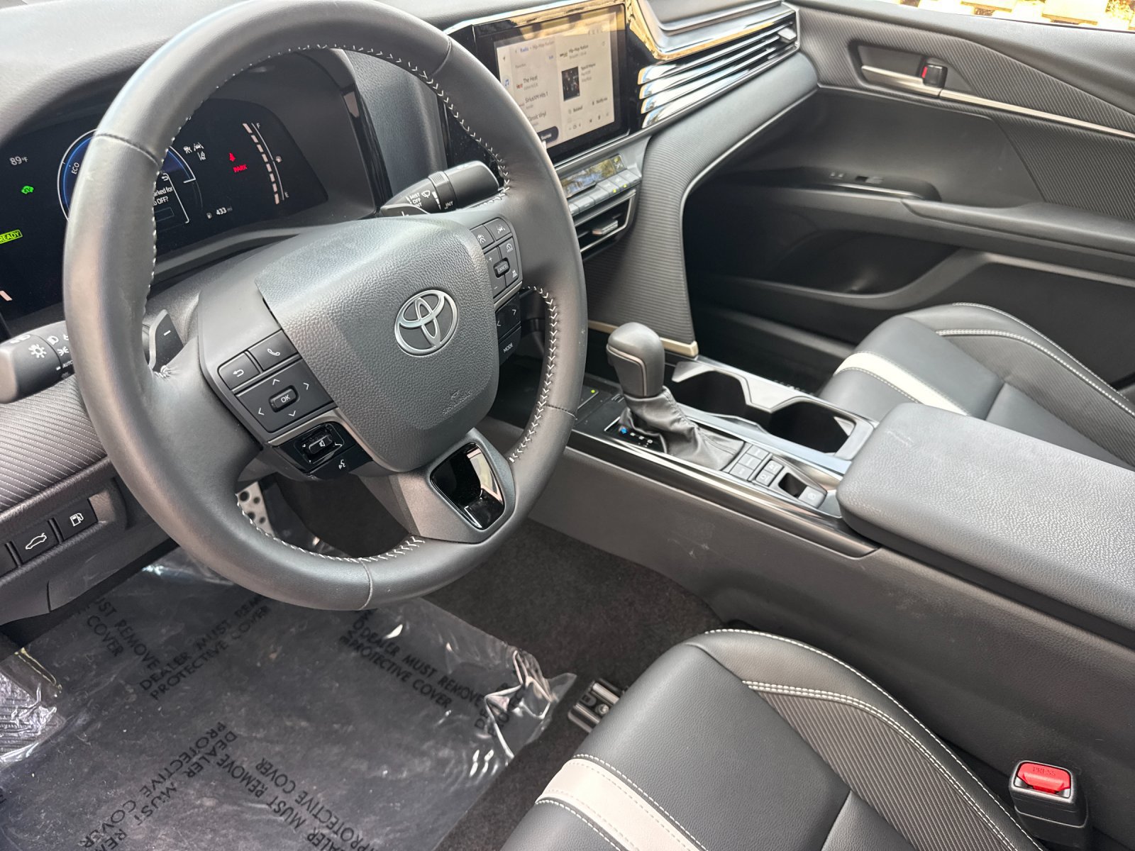 Used 2026 Toyota Camry Hybrid w/ Convenience Package FWD image 10