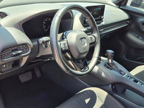 Used 2025 Honda HR-V Sport image 9