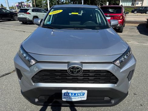 Used 2022 Toyota RAV4 LE w/ Carpet Mat Package (TMS) AWD/4WD image 10