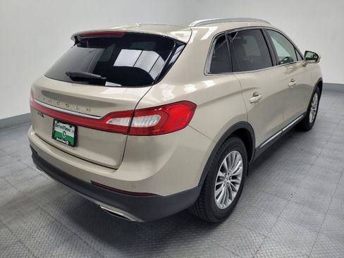 Used 2017 Lincoln MKX Select w/ Cargo Utility Package FWD image 9